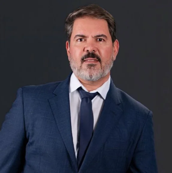 Dr. Guilherme Machado, dermatologista
